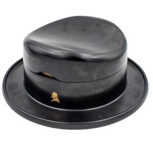 Davidoff Winston Churchill Hat (Includes ashtray and humidor)